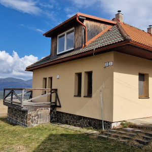 PREDAJ rodinný dom s hospodárskou budovou na samote - Brezno