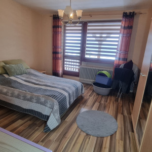 PREDAJ – 2x 3 izb byt v dvojgeneračnom dome, Budča – Stromová ulica