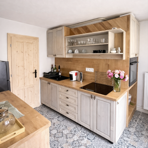 PREDAJ rodinný dom Bystrá Nízke Tatry pod Chopkom 4 izby po rekonštrukcii investičná príležitosť krátkodobý prenájom pozemok 630 m²