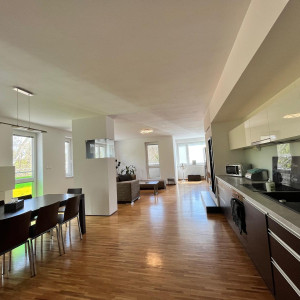 Prenájom 4 izbový byt s garážou Banská Bystrica