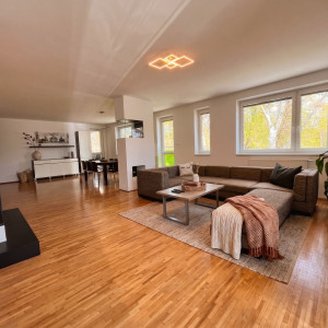 Prenájom 4 izbový byt s garážou Banská Bystrica