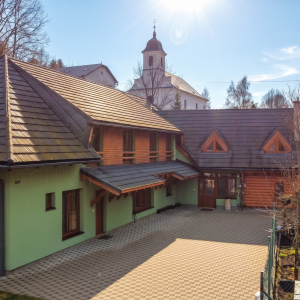 NA PREDAJ Exkluzívny veľký dom v Liptovských Revúcach