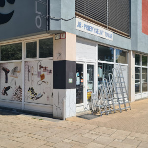 PREDAJ - Obchodné priestory Lučenec