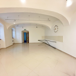 Na prenájom LUKRATÍVNE kancelárske/kozmetické priestory Banská Bystrica - CENTRUM