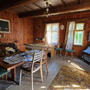 PREDAJ Chalupa so zrubovým ľudovým domom na pozemku 1417 m², Liptovská Anna
