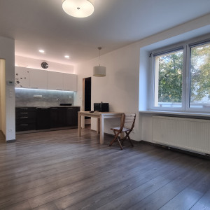PREDAJ 2 izb. byt Banská Bystrica CENTRUM – moderná 6 r. rekonštrukcia