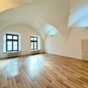 Prenájom obchodné priestory alebo kancelária Banská Bystrica - CENTRUM